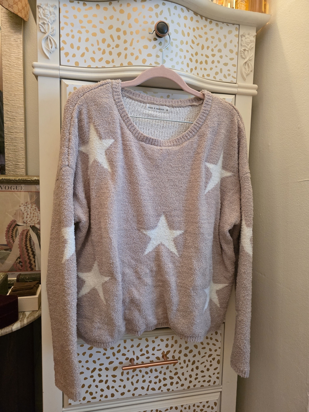 Moon & Madison Plush Star Crewneck Sweater - Blush Pink & White